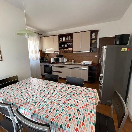 Apartment Mama 챠브타트 외부 사진