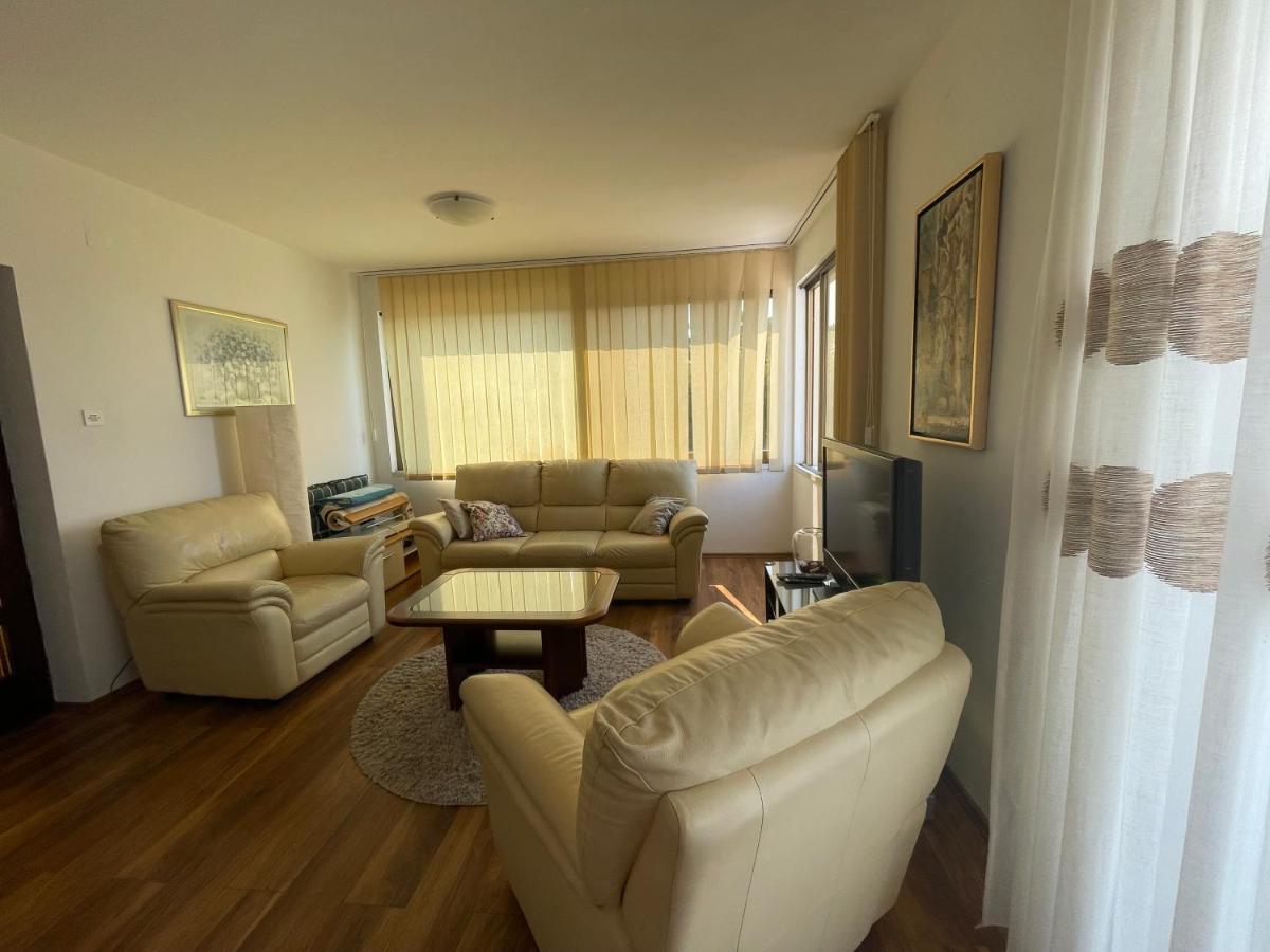 Apartment Mama 챠브타트 외부 사진