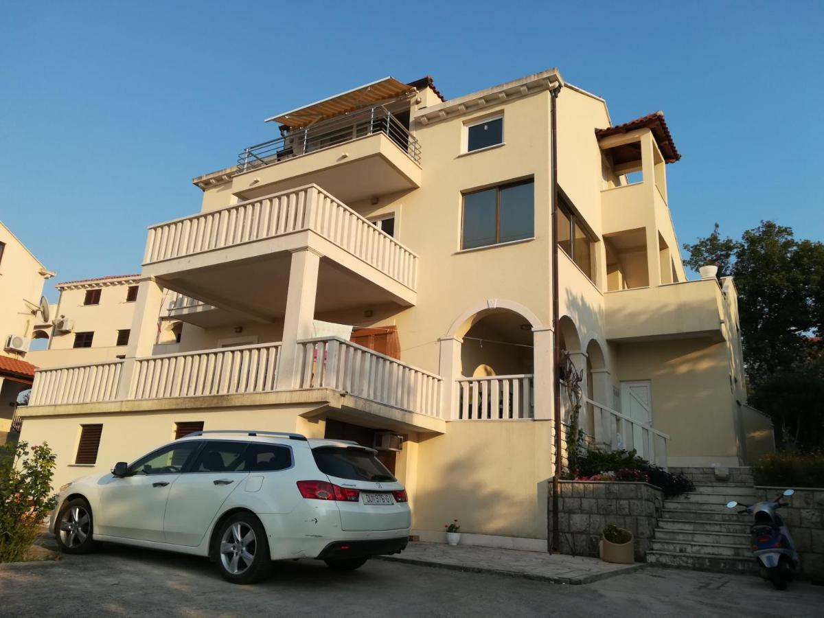 Apartment Mama 챠브타트 외부 사진